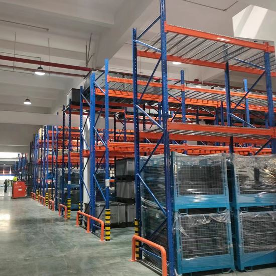 Very Narrow Aisle Racking System